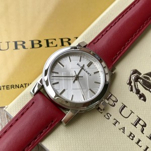 Burberry巴寶莉高仿精品經典復古立‮暗體‬花錶盤女款石英表