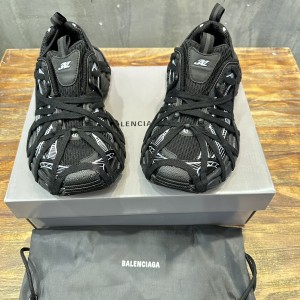 Balenciaga巴黎世家高仿莆田鞋最新爆款黑色3XL Sneaker系列男女同款休閒老爹鞋運動鞋