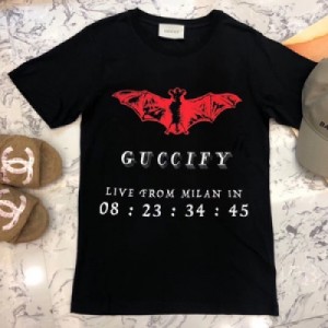 Gucci古馳 18春夏 Gucci fy紅蝙蝠T 看下印花公主 GUCCI fly 3維效果到位 蝙蝠的顏色也是很正 原版一致的面料跟螺紋 版型沒有改動 細節到位 懂得 1色3碼