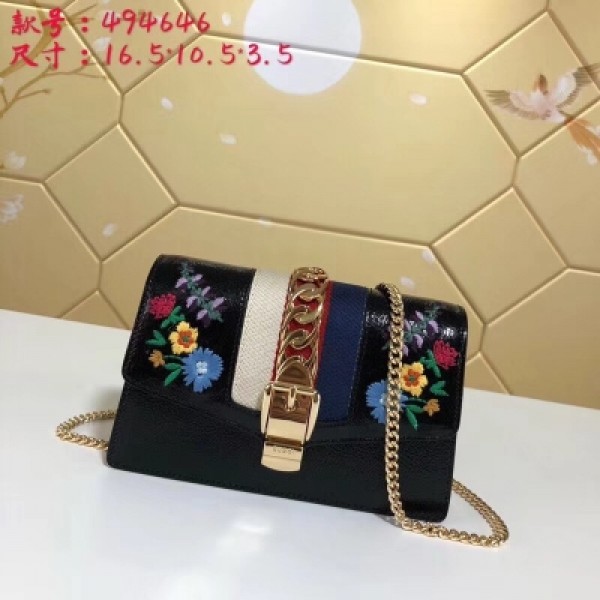 【GUCCI-古馳】 十年打造專業GUCCI 市場頂級獨家控貨，專櫃品質 採用進口牛皮，原廠五金！精緻做工。 獨家實物拍照 品質如圖可見 。款號：494646尺寸：16.5*10.5*3.5