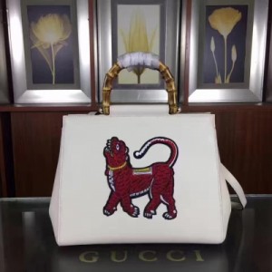 【GUCCI-古奇】十年打造專業GUCCI   市場頂級獨家控貨，專/櫃品質  採用進口牛皮，原廠五金！精緻做工。獨家實物拍照品質如圖可見 。款號：453766。