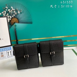 GUCCI古馳 新款。市場頂級獨家控貨，專櫃品質 採用進口牛皮，原廠五金！精緻做工。獨家實物拍照品質如圖可見。款號:631339。尺寸：寬31*高18*側寬4。顏色：黑壓皮