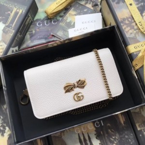 【Gucci古馳】全網獨家供貨 不管是用料、做工 、logo、鋼印、編碼、走線、每一個細節都將古馳的精彩內涵表現得淋漓盡致 品質保證，售後無擔憂， 原廠材料！ 實物拍攝 品質如圖可見 。型號：524293尺寸：18*10