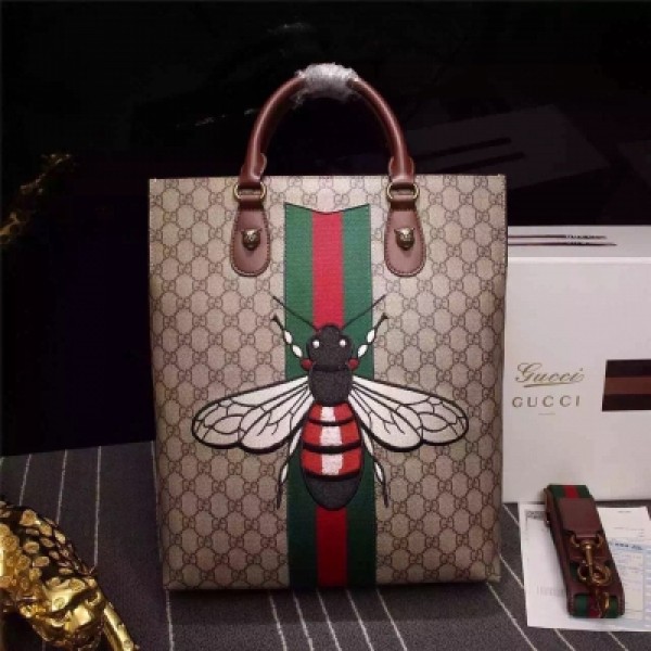 【產品名稱】Gucci 古奇 【產品材質】正品材料配皮，專櫃絨裡 【產品詳情】蜜蜂刺繡蘭色 【產品規格】37.41.11（專櫃同步） 【產品型號】408539